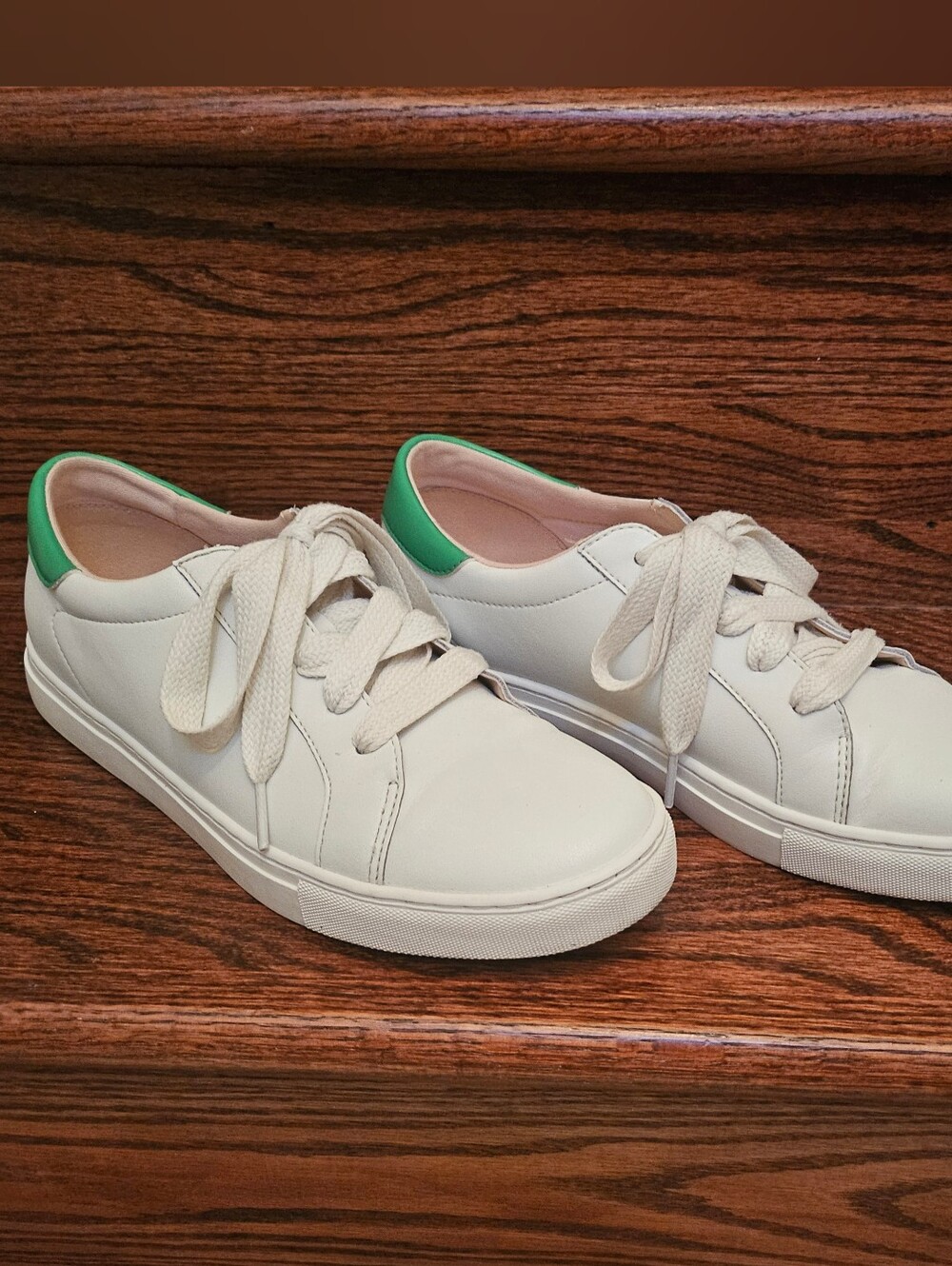Kate Spade Alanna White Leather Sneakers Green Heel Tab Size 8.5B EUC